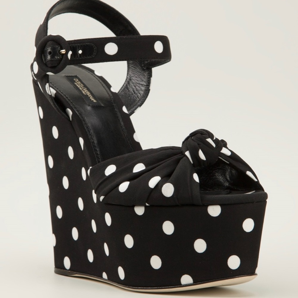 HP 2x 🎊🎊🎉Dolce and Gabbana Wedges